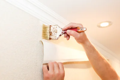 Pose de papier peint à Pleugueneuc — revêtements muraux et toiles de verre
